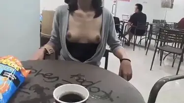 ABG Seksi Pamer Dada Di Minimarket Malam Hari poster